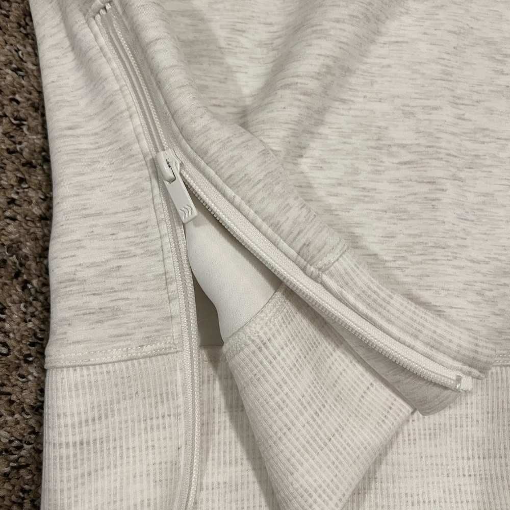 NWT Light Heather cream Turtleneck Pullover Sweatshirt - Target “All in Motion” - Picture 5 of 5